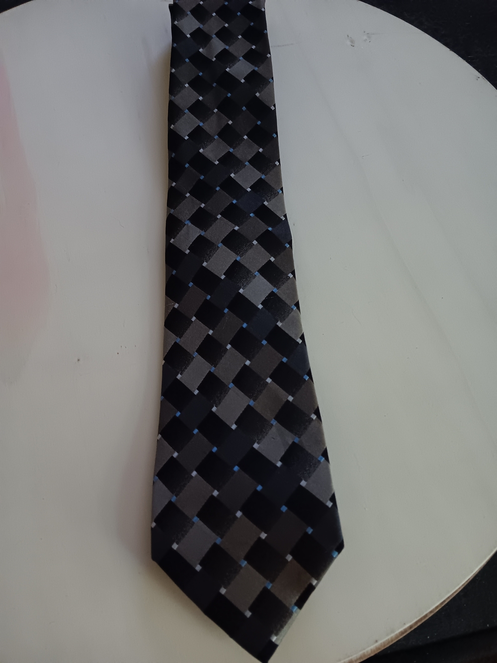 Geoffrey Beene Geometric 100% Silk Tie